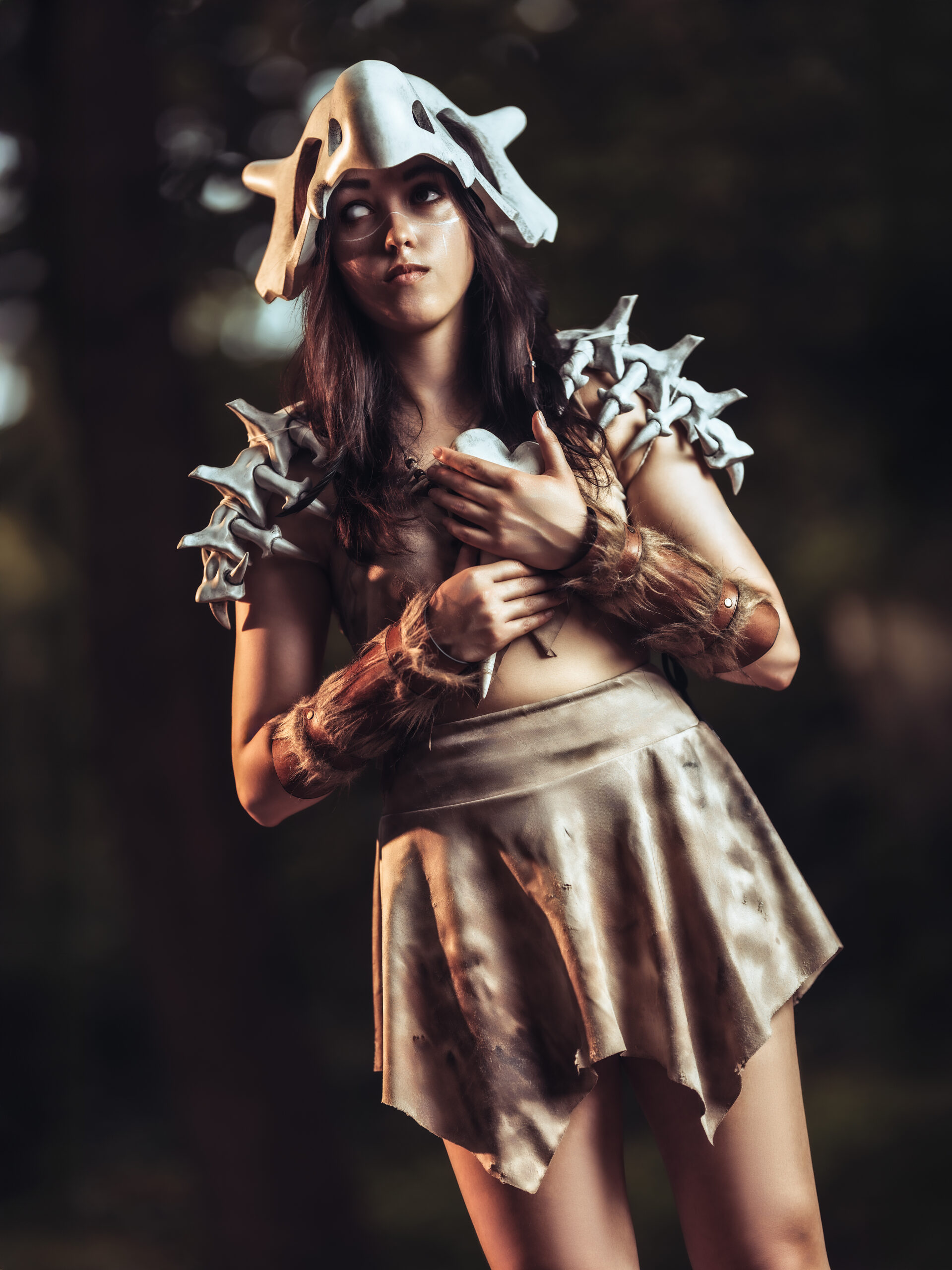 Nederlandse Cosplayer Roxanne, The Womandalorian, als Cubone.