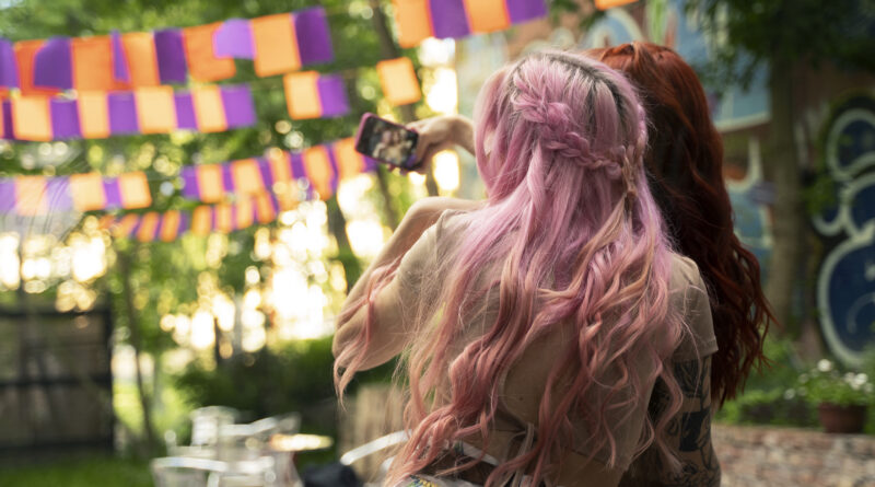 Vrouwen op een fantasyfestival, zoals Fantasy Fest.