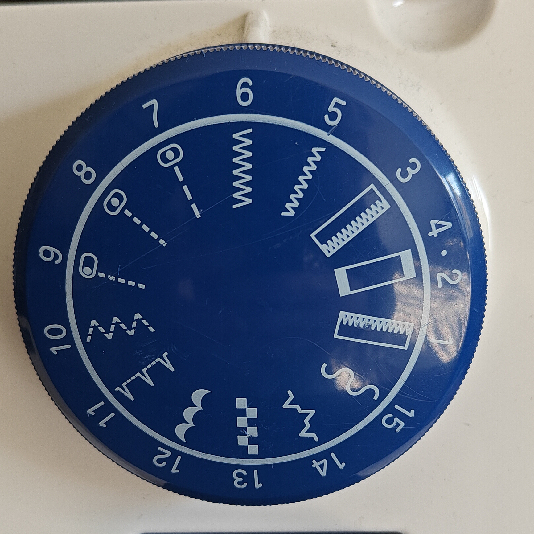 De zigzagsteek op een naaimachine